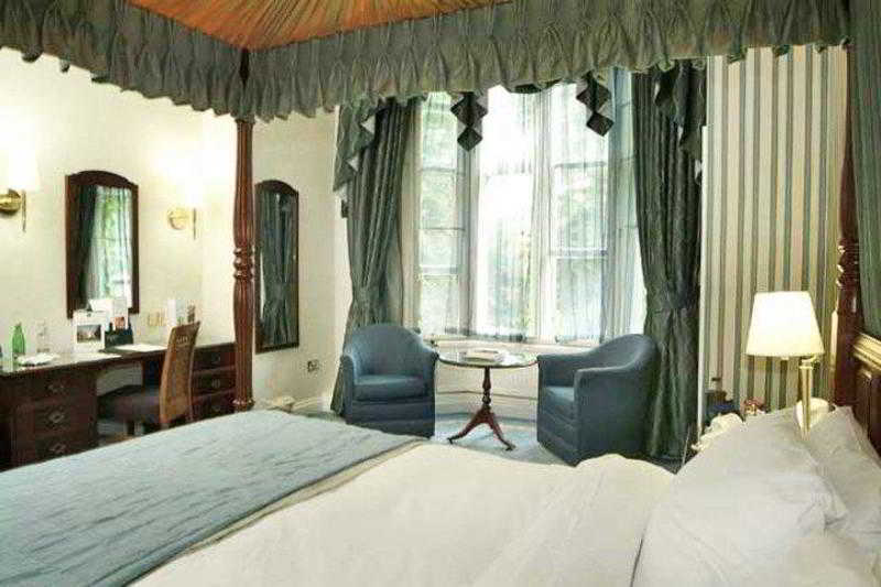 Hotel The Dean Court