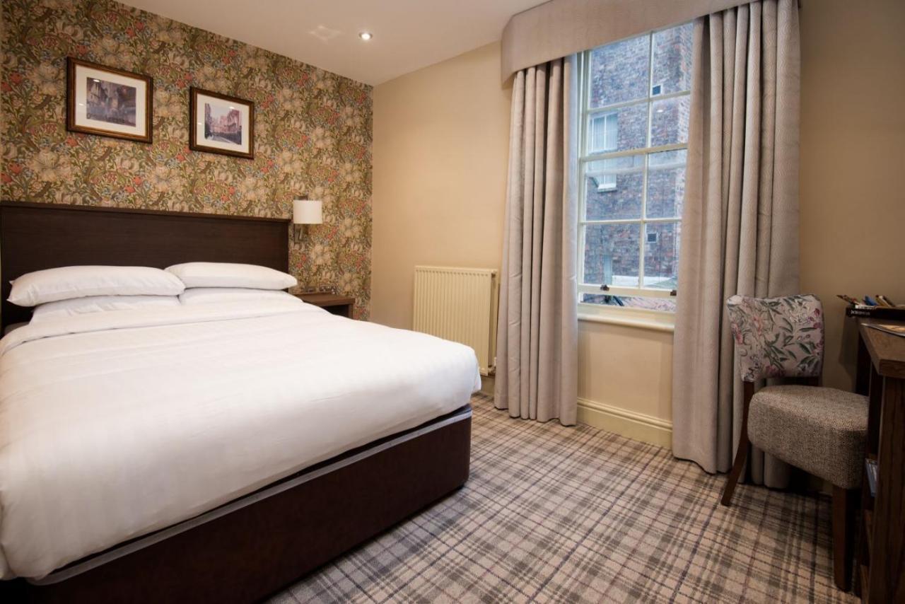 Hotel The Dean Court York